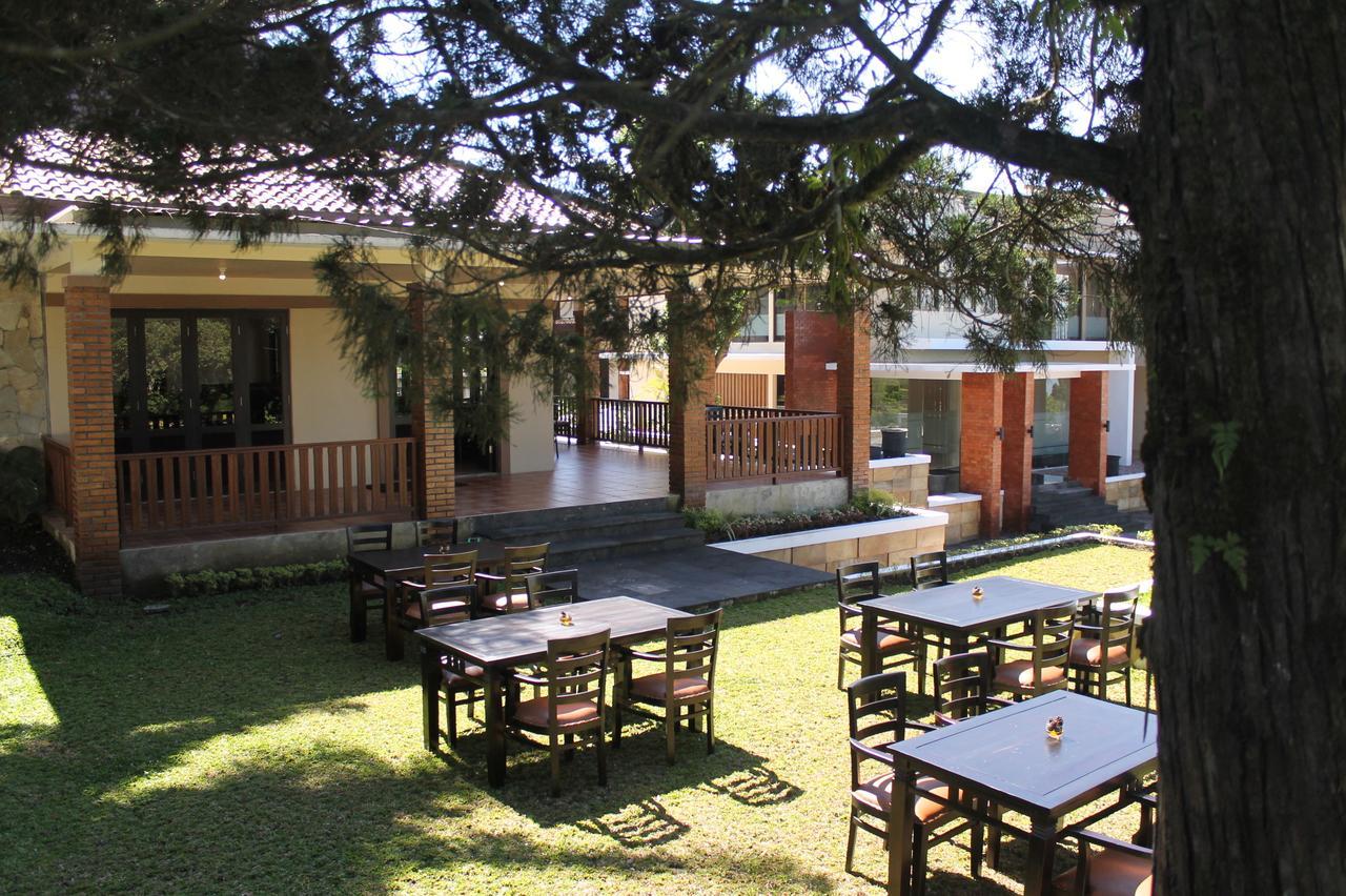 Akasa Hotel 칼리우랑 외부 사진